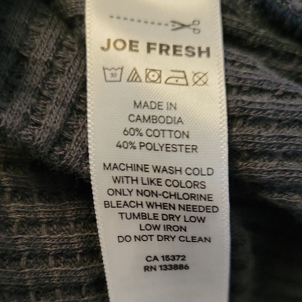 Worn Once V-Neck Hooded Waffle Shirt - Picture 4 of 4